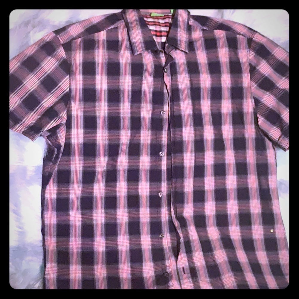 Hugo Boss Men’s shirt sleeve plaid dress shirt